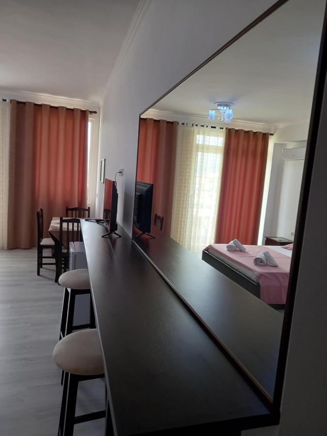 Vladimir Estate Hotel Gjirokastër Eksteriør bilde