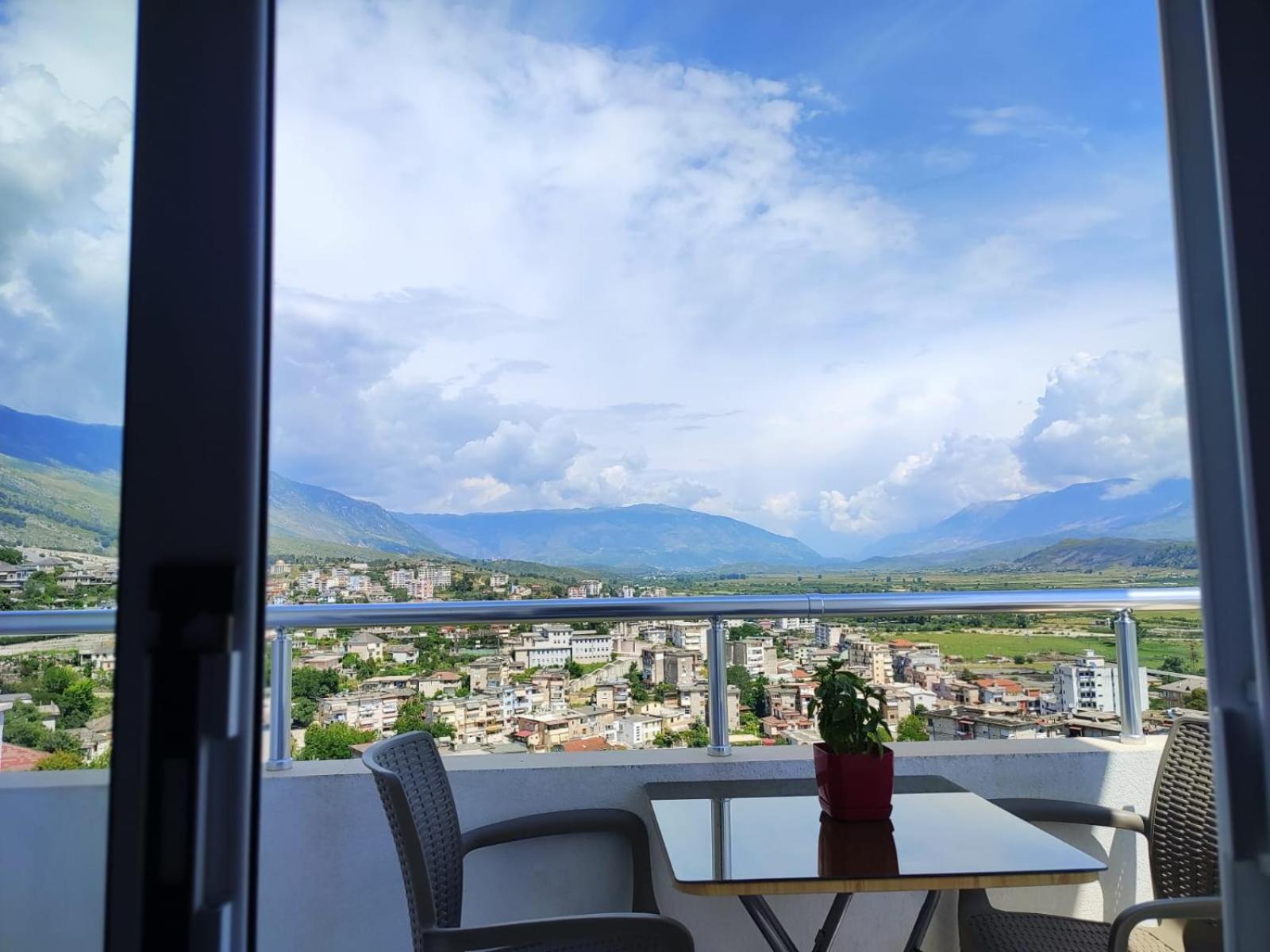 Vladimir Estate Hotel Gjirokastër Eksteriør bilde