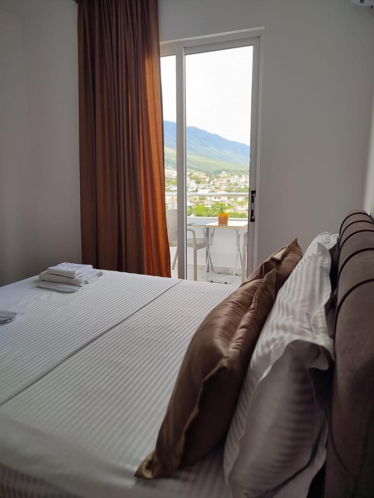 Vladimir Estate Hotel Gjirokastër Eksteriør bilde